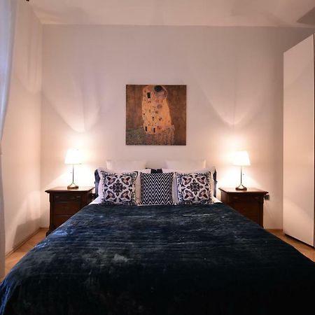 شقة براغ  في Cozy Flat By The Astronomical Clock المظهر الخارجي الصورة
