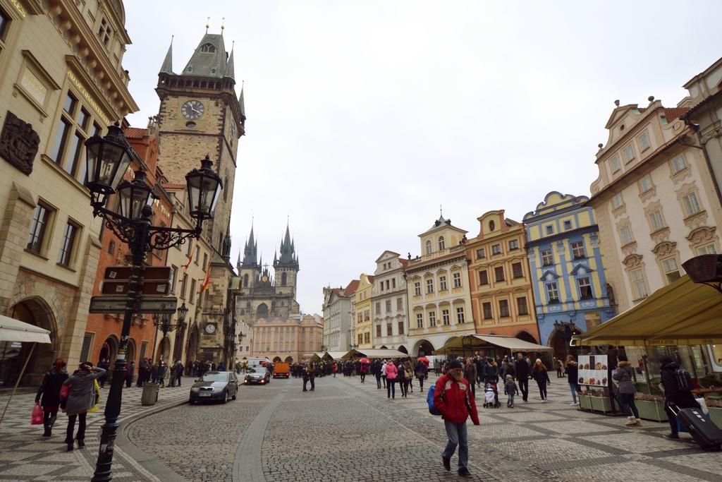 شقة براغ  في Cozy Flat By The Astronomical Clock المظهر الخارجي الصورة