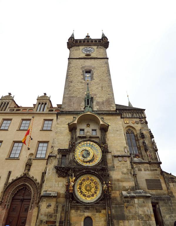 شقة براغ  في Cozy Flat By The Astronomical Clock المظهر الخارجي الصورة