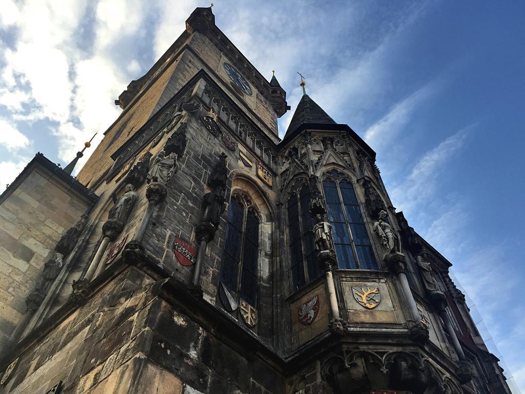 شقة براغ  في Cozy Flat By The Astronomical Clock المظهر الخارجي الصورة