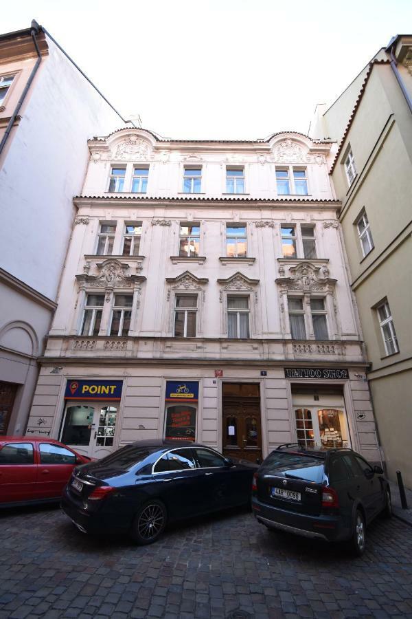 شقة براغ  في Cozy Flat By The Astronomical Clock المظهر الخارجي الصورة