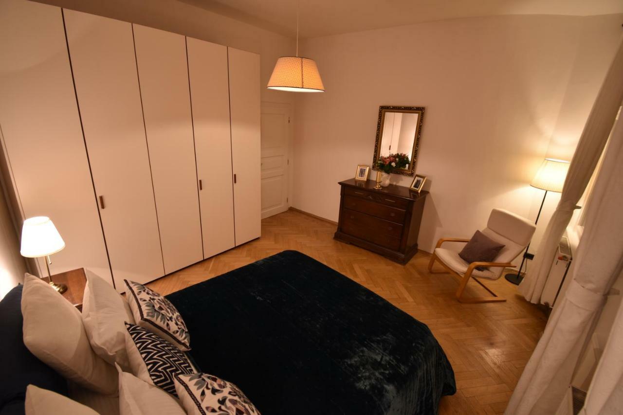 شقة براغ  في Cozy Flat By The Astronomical Clock المظهر الخارجي الصورة