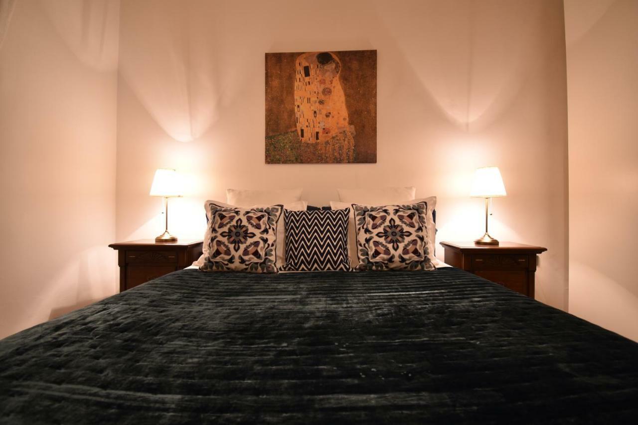 شقة براغ  في Cozy Flat By The Astronomical Clock المظهر الخارجي الصورة
